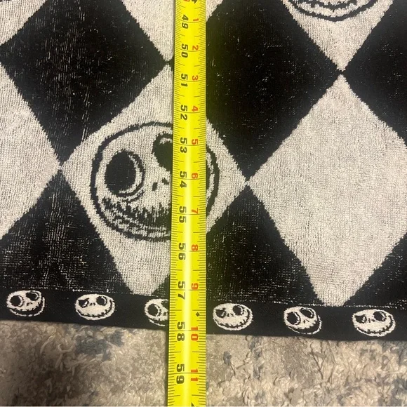 Disney The Nightmare Before Christmas Beach Towel Black And White - Picture 5 of 10